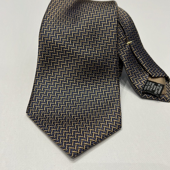 Men's Harry Rosen Blue & Gold Chevron Tie - Picture 2 of 8